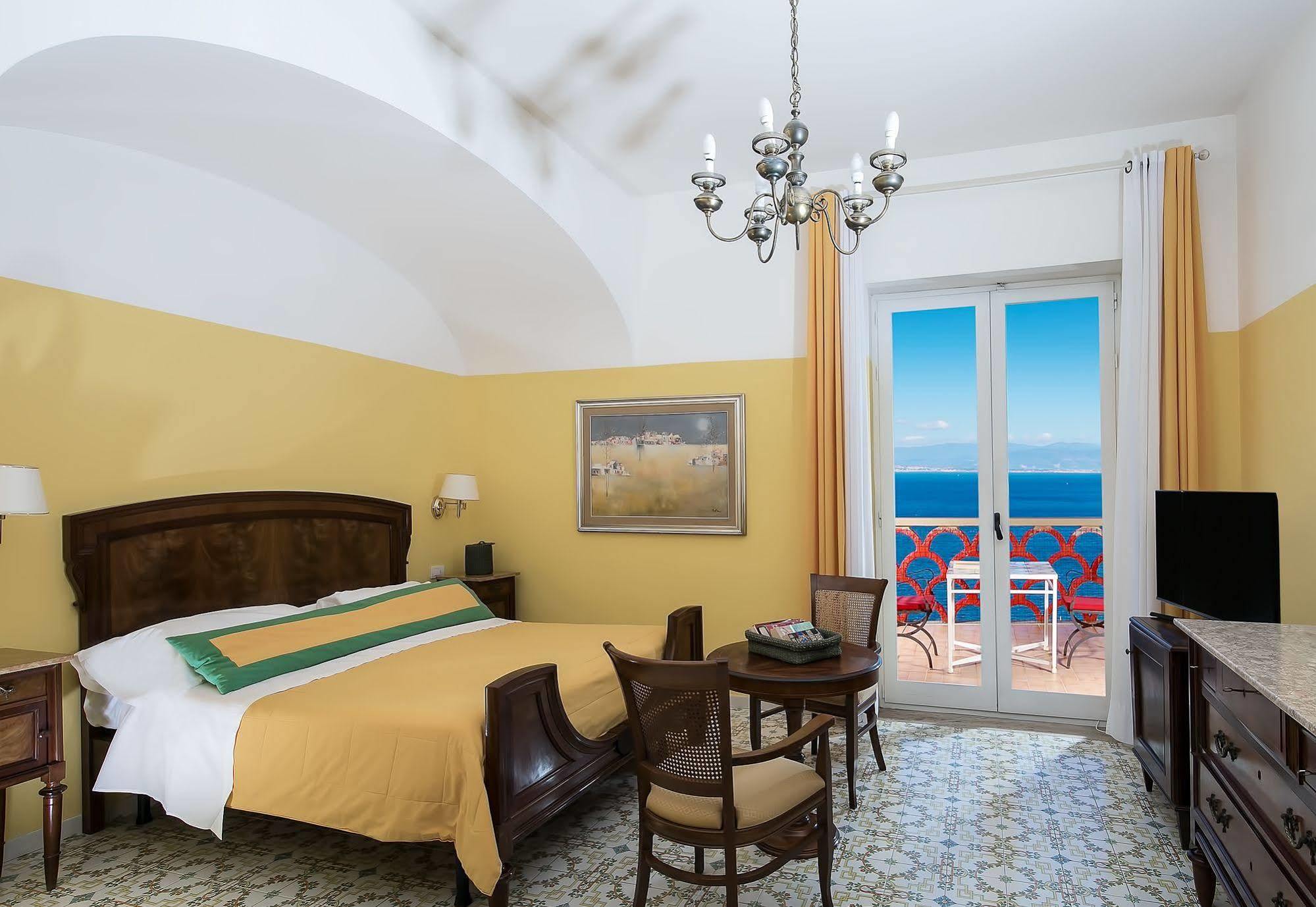 סורנטו Hotel Minerva מראה חיצוני תמונה